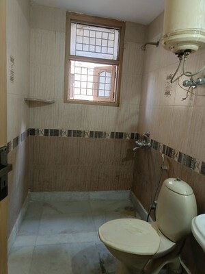 Bathroom in 3 BHK Builder Floor at Uppal Southend, Sector 49 – for Rent