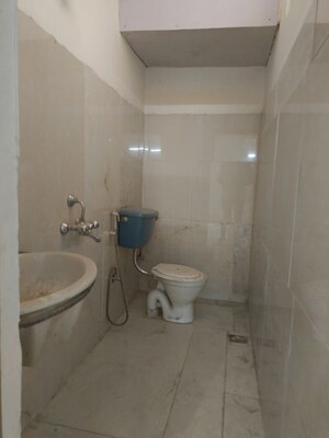 Bathroom in 3 BHK Builder Floor at Uppal Southend, Sector 49 – for Rent