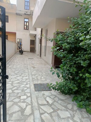 3 BHK Builder Floor For Rent in Uppal Southend, Sector 49