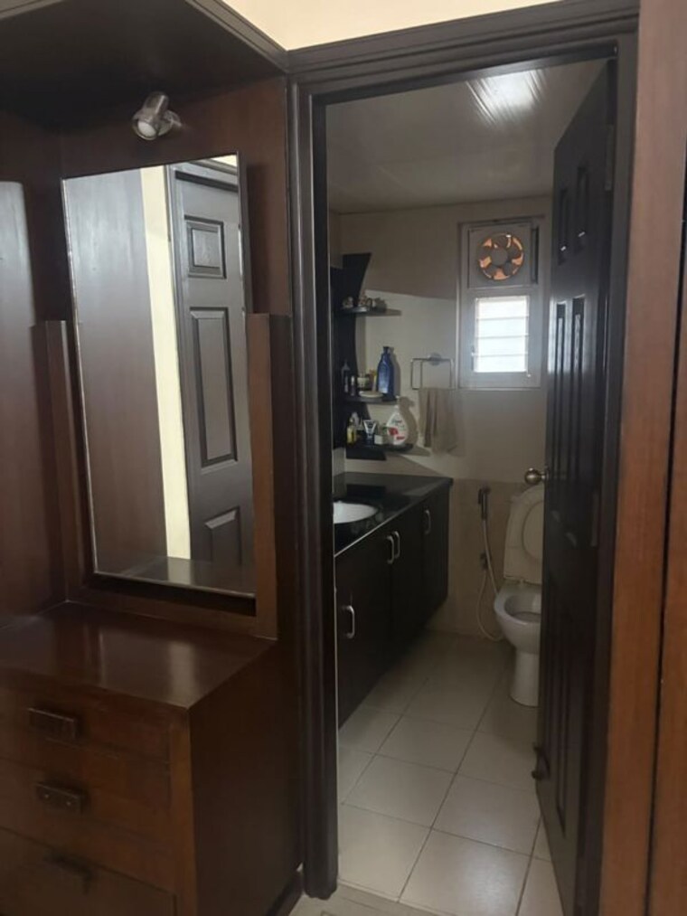 Bathroom, adarsh-palm-retreat 4 Bedroom 3400 Sq.Ft. Apartment In Marathahalli Orr Bangalore 10783051