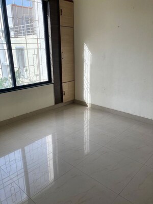 Room in 2 BHK Apartment at Saniket Sunwinds, Bavdhan – for Rent