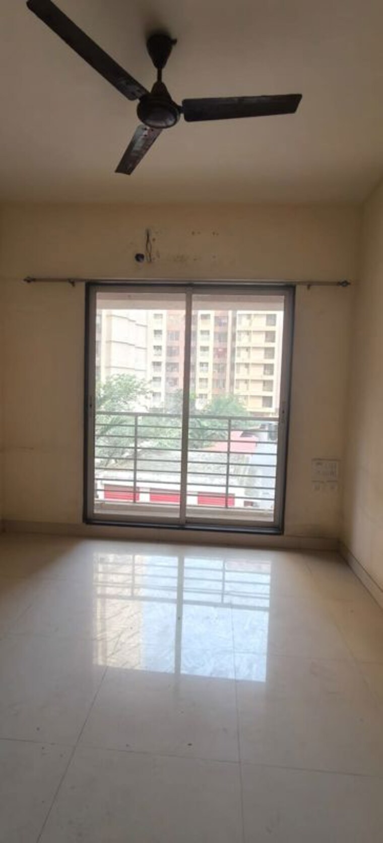 Room, rajaram-sukur-enclave-d-wing 1 Bedroom 420 Sq.Ft. Apartment In Ghodbunder Road Thane 10783073