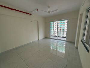 Room in 2 BHK Apartment at Paranjape Gloria Grand, Bavdhan – for Rent