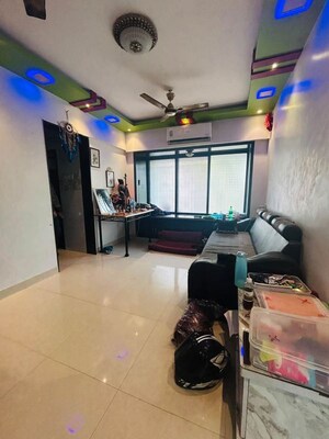 1 BHK Apartment For Rent in Dahisar East