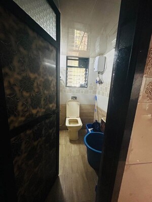 Bathroom in 1 BHK Apartment at Dahisar East – for Rent