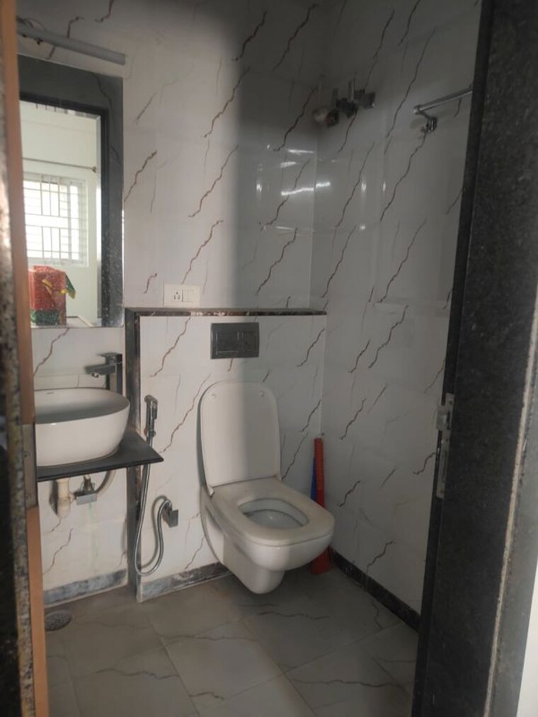 Bathroom, kumara-sampurna 4 Bedroom 3000 Sq.Ft. Apartment In Seshadripuram Bangalore 10783134