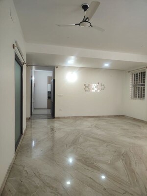 Room in 4 BHK Apartment at Kumara Sampurna, Seshadripuram – for Rent