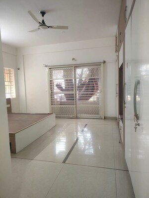 Room in 4 BHK Apartment at Kumara Sampurna, Seshadripuram – for Rent