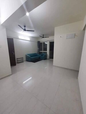 Room in 2 BHK Apartment at Kohinoor Tinsel County, Hinjewadi – for Rent