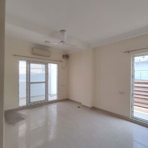 Room in 3 BHK Builder Floor at Chattarpur – for Rent