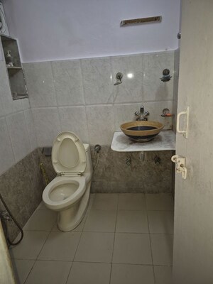 Bathroom in 2.5 BHK Apartment at Mayur Vihar – for Rent
