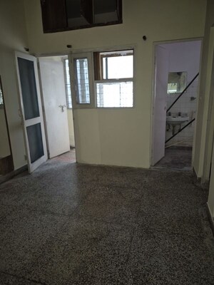 Master Bedroom in 2.5 BHK Apartment at Mayur Vihar – for Rent
