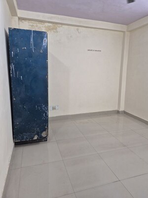 Room in 2.5 BHK Builder Floor at Mayur Vihar – for Rent
