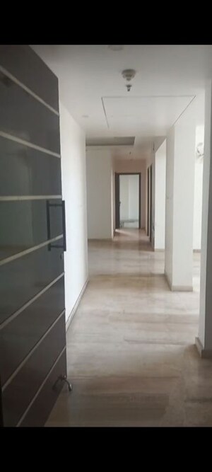 3 BHK Apartment For Rent in Mahagun Mezzaria, Sector 78