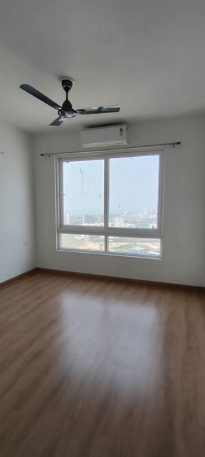 Room in 3 BHK Apartment at Hero Homes Gurgaon, Sector 104 – for Rent