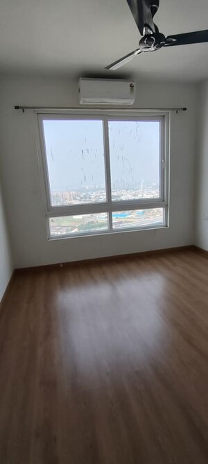 Room in 3 BHK Apartment at Hero Homes Gurgaon, Sector 104 – for Rent