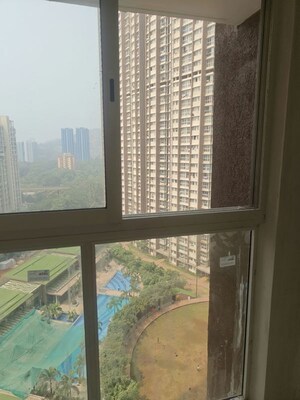 Room in 2 BHK Apartment at Runwal Forests, Kanjurmarg West – for Rent