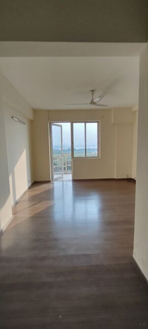 Room in 4 BHK Apartment at M3M Woodshire, Sector 107 – for Rent