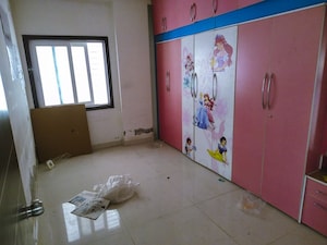 Room in  Apartment at Maharaj Gunj – for Sale
