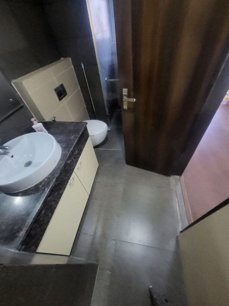 Bathroom, shree-vardhman-victoria 3 Bedroom 1830 Sq.Ft. Apartment In Sector 70 Gurgaon 10783495