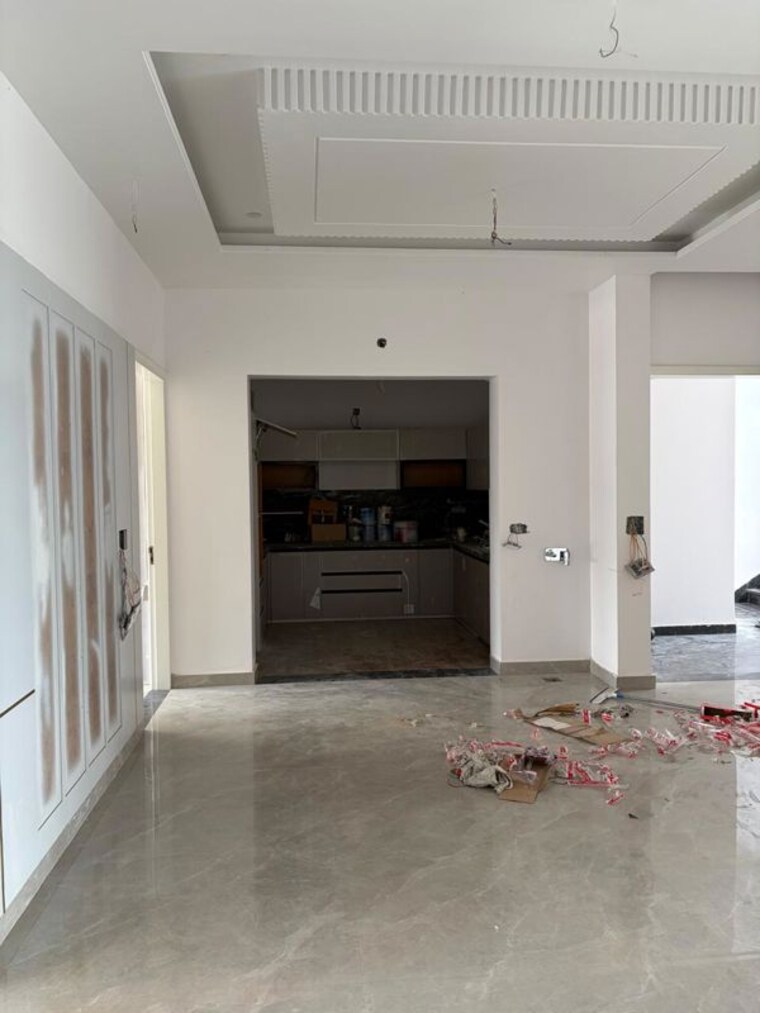 Room, sector 82 6 Bedroom 300 Sq.Yd. Independent House In Sector 82 Mohali 10783493
