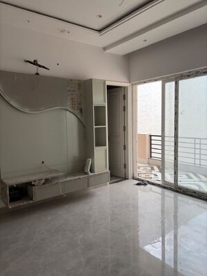 Room in 6 BHK Independent House at Sector 82 – for Sale