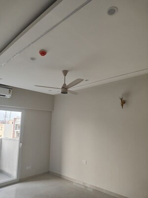 Furnished Amenities in 3 BHK Apartment at Shree Vardhman Victoria, Sector 70 – for Sale