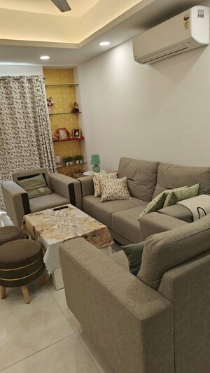 Living Room in 2 BHK Apartment at Unitech Heritage City, Sector 25 – for Rent