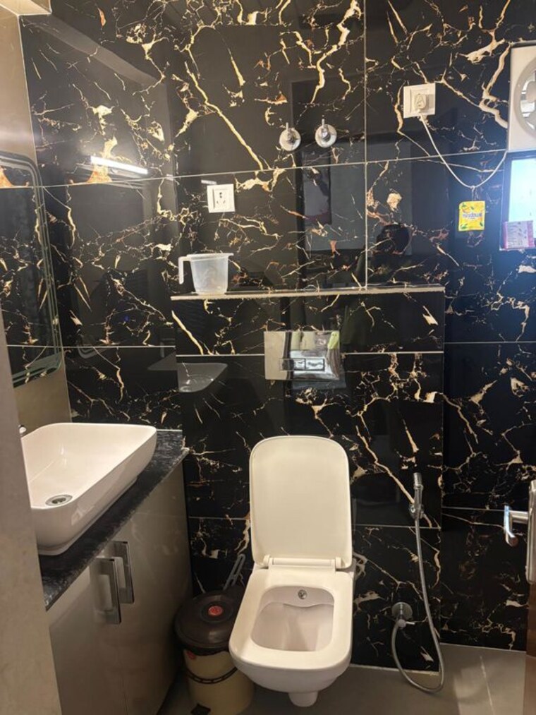 Attached Bathroom, unitech-heritage-city 2 Bedroom 1250 Sq.Ft. Apartment In Sector 25 Gurgaon 10783588