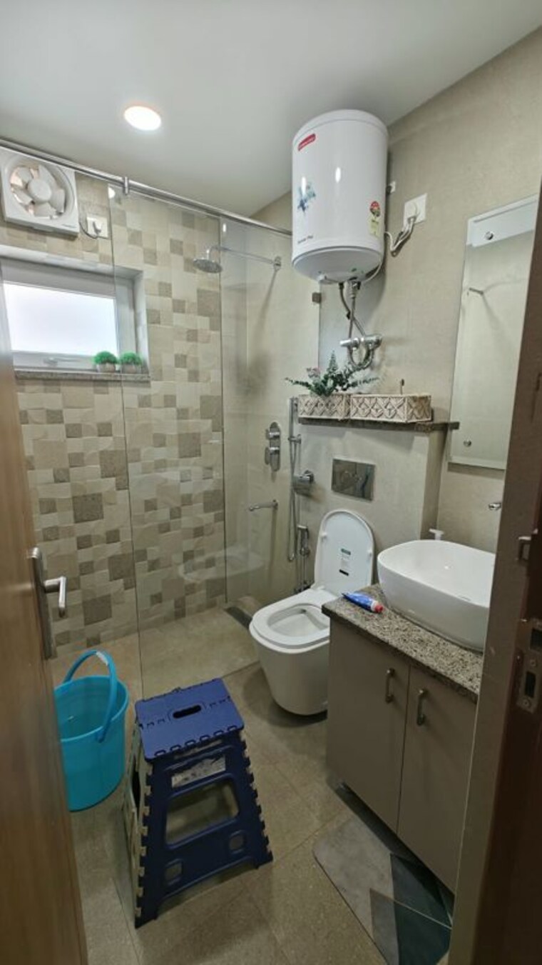 Bathroom, unitech-heritage-city 2 Bedroom 1250 Sq.Ft. Apartment In Sector 25 Gurgaon 10783588