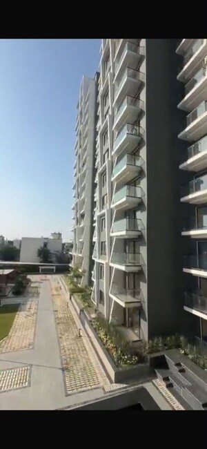 2 BHK Apartment For Rent in One OAK Natura, Sushant Golf City