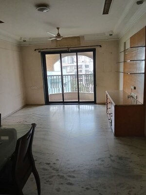 2 BHK Apartment For Sale in Exclusive Apartment, Santacruz West