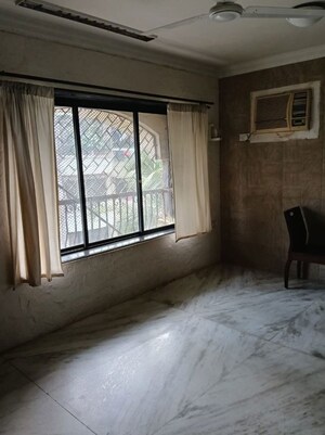Room in 2 BHK Apartment at Exclusive Apartment, Santacruz West – for Sale