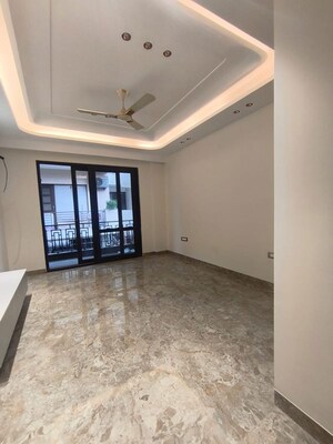 Room in 3 BHK Builder Floor at Sushant Lok I – for Rent