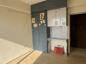 Room in 3 BHK Apartment at DLF Regal Gardens, Sector 90 – for Rent