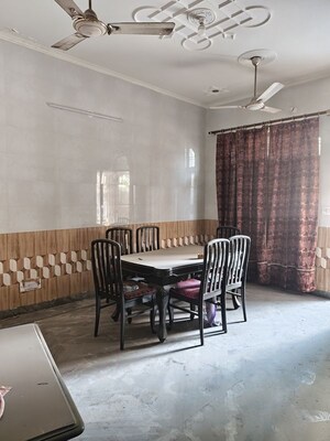 1 BHK Independent House For Rent in Sector 31