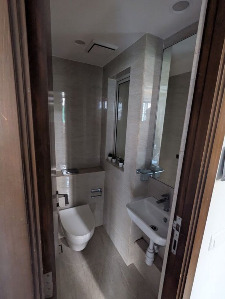 Bathroom, hiranandani-regent-hill 1 Bedroom 379 Sq.Ft. Apartment In Powai Mumbai 10783809