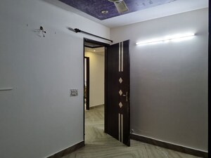 Room in 3 BHK Builder Floor at Uttam Nagar West – for Rent