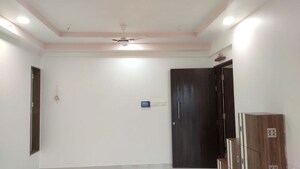 Room in 2 BHK Apartment at Kalpataru Vivant, Jogeshwari East – for Rent