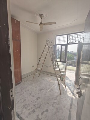 Balcony in 2 BHK Builder Floor at Sector 35 – for Rent