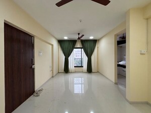 2 BHK Apartment For Rent in Parivar CHS Santacruz West, Santacruz West