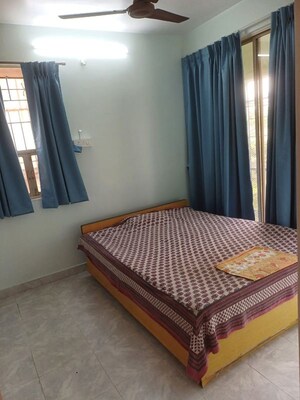 Bedroom in 2 BHK Apartment at Seawoods – for Rent