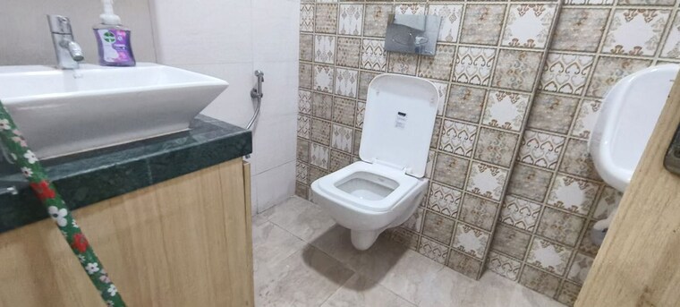 Bathroom, kanakia-wall-street Commercial Office Space 790 Sq.Ft. In Andheri East Mumbai 10783868