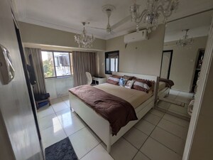 Team Area in 3 BHK Apartment at Orchid Tower, Worli – for Rent