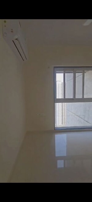 Room in 2 BHK Apartment at Ashar Axis, Majiwada – for Rent
