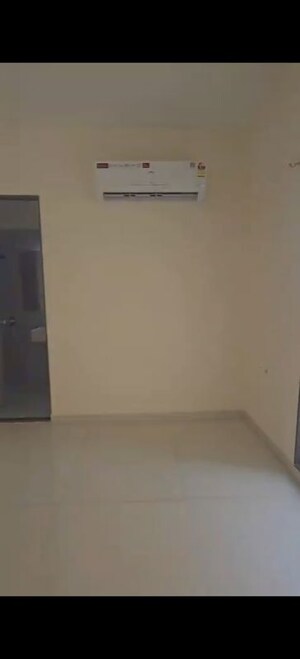 Room in 2 BHK Apartment at Ashar Axis, Majiwada – for Rent