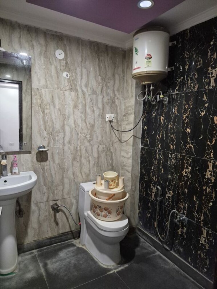 Bathroom, mehrauli 2 Bedroom 800 Sq.Ft. Builder Floor In Mehrauli Delhi 10783872