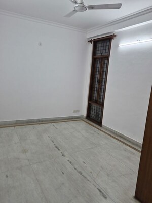 Furnished Amenities in 3 BHK Builder Floor at Mehrauli – for Rent