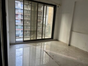 Room in 3 BHK Apartment at VS Empire Estate, Kharghar – for Rent