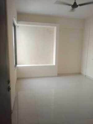 Room in 2 BHK Apartment at Eklavya Skylark, Kharadi – for Rent